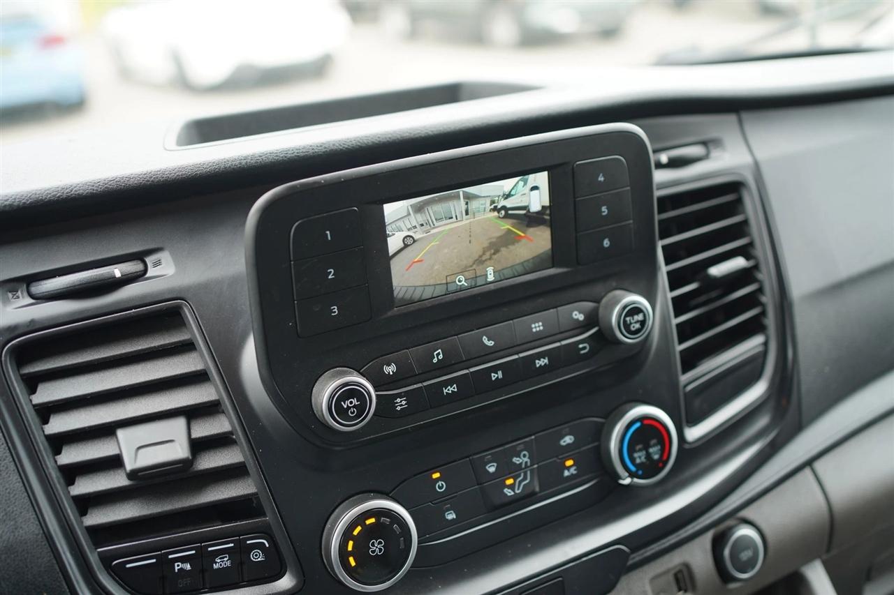 Ford Transit 250 Van Low Roof w/Sliding Pass. 130-in. WB 2020