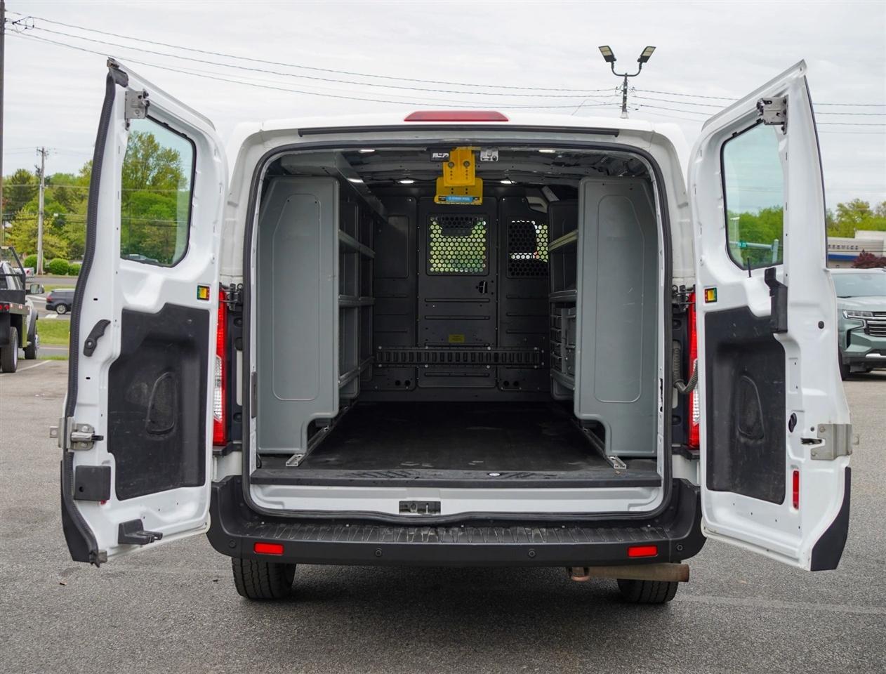 Ford Transit 250 Van Low Roof w/Sliding Pass. 130-in. WB 2020