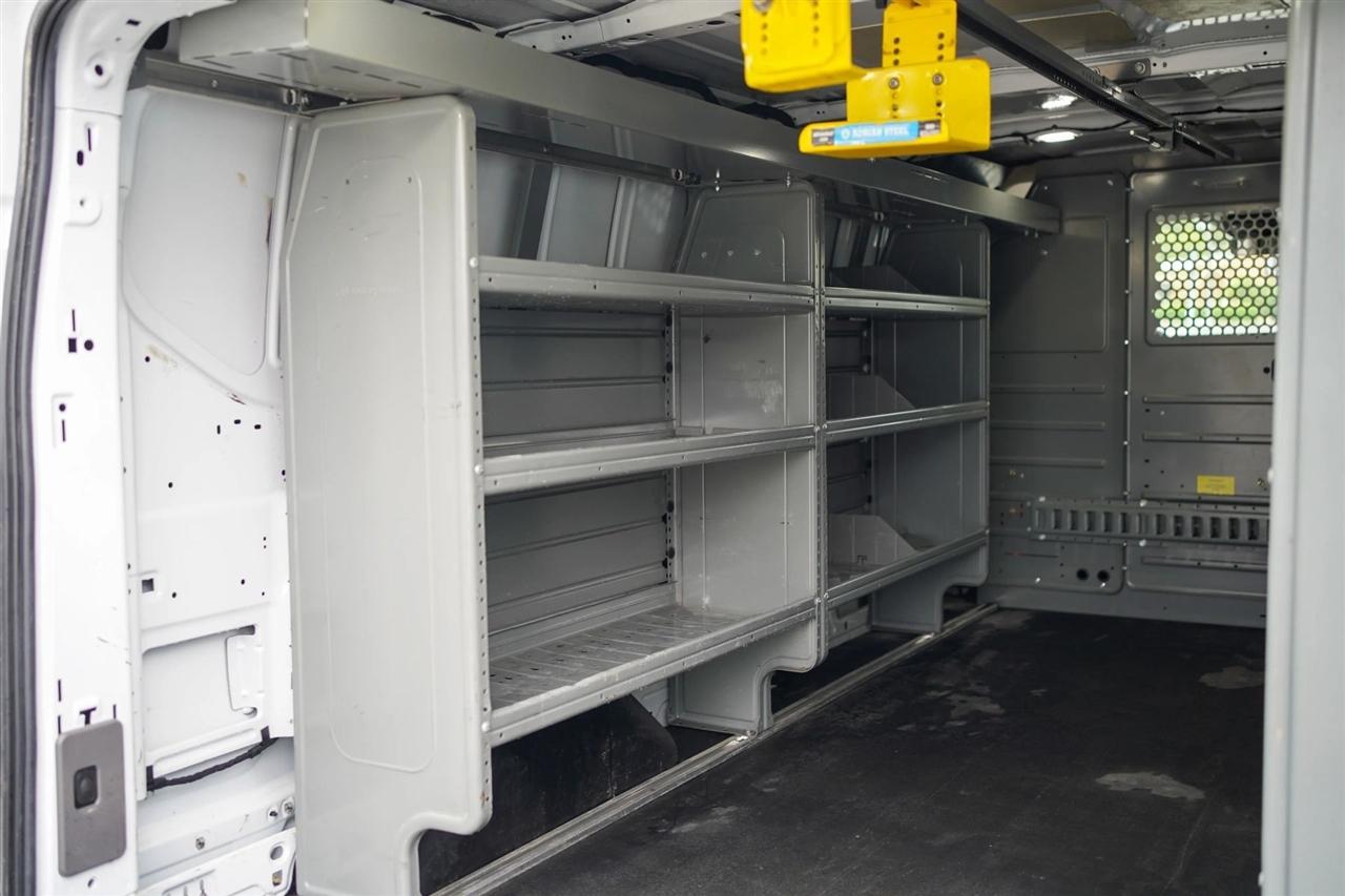 Ford Transit 250 Van Low Roof w/Sliding Pass. 130-in. WB 2020