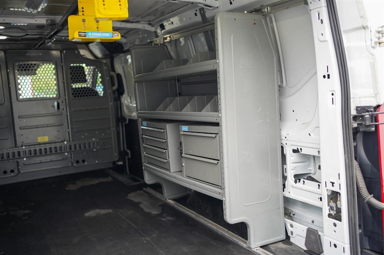 Ford Transit 250 Van Low Roof w/Sliding Pass. 130-in. WB 2020