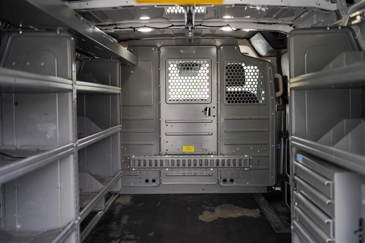 Ford Transit 250 Van Low Roof w/Sliding Pass. 130-in. WB 2020
