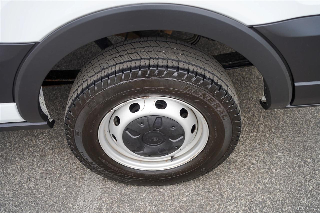 Ford Transit 250 Van Low Roof w/Sliding Pass. 130-in. WB 2020