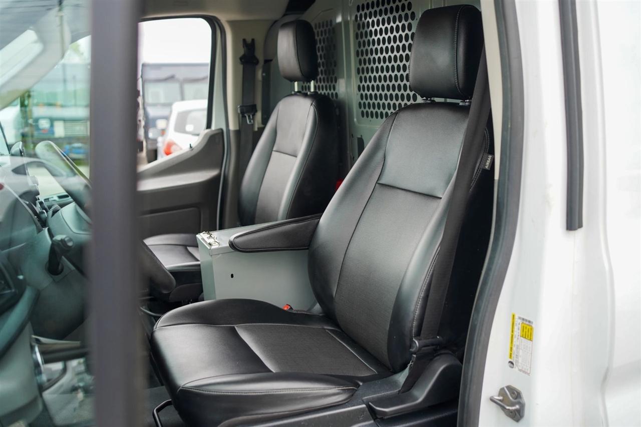 Ford Transit 250 Van Low Roof w/Sliding Pass. 130-in. WB 2020