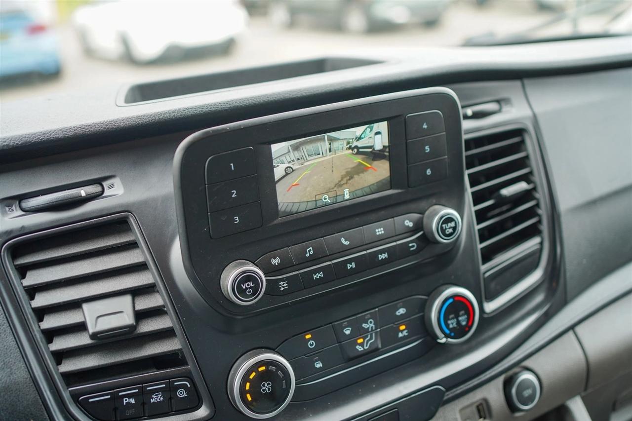 Ford Transit 250 Van Low Roof w/Sliding Pass. 130-in. WB 2020