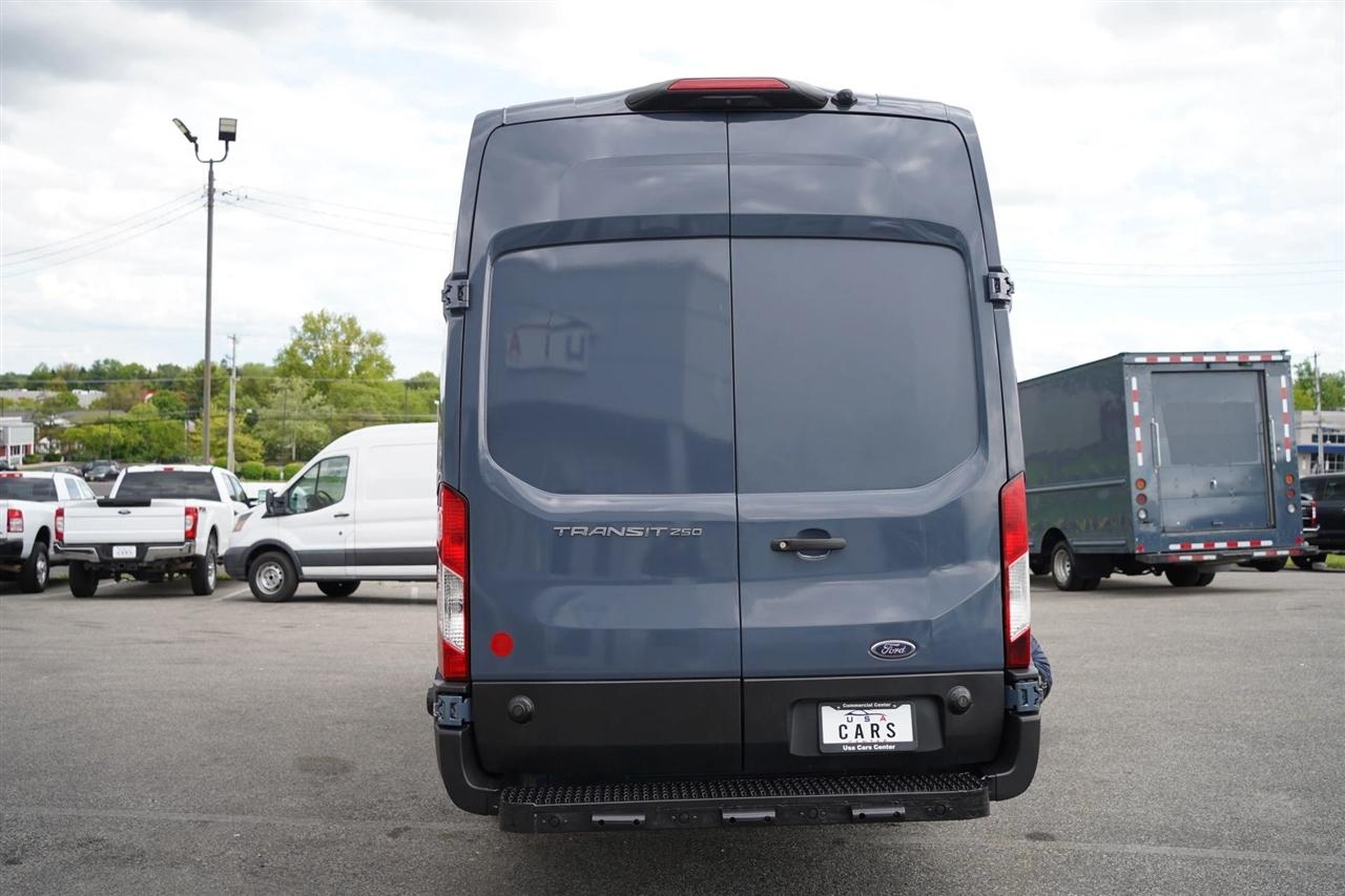 Ford Transit 250 Van High Roof w/Sliding Pass. 148-in. WB EL 2021