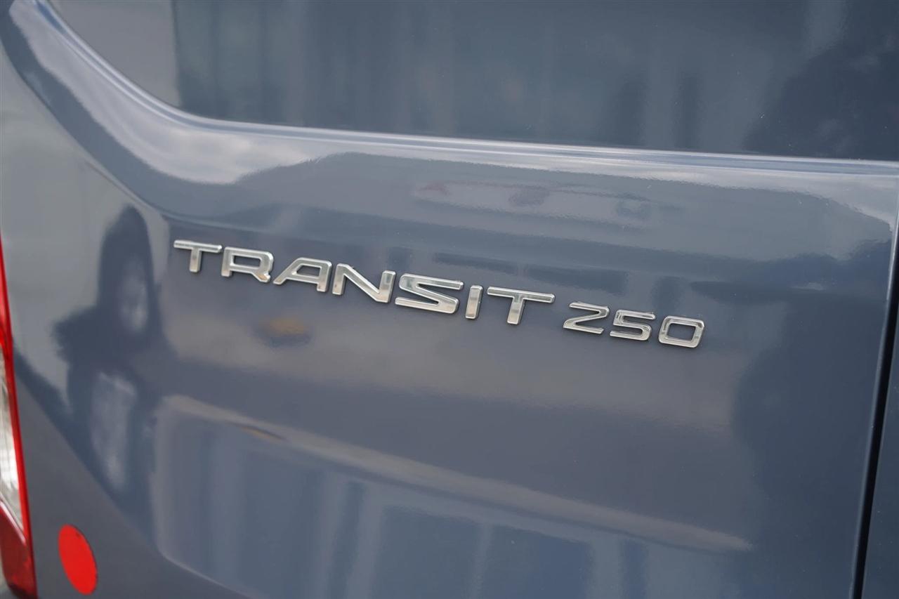 Ford Transit 250 Van High Roof w/Sliding Pass. 148-in. WB EL 2021