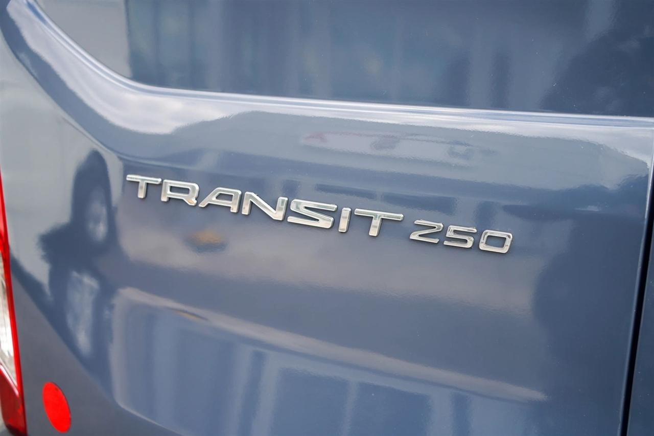 Ford Transit 250 Van High Roof w/Sliding Pass. 148-in. WB EL 2021