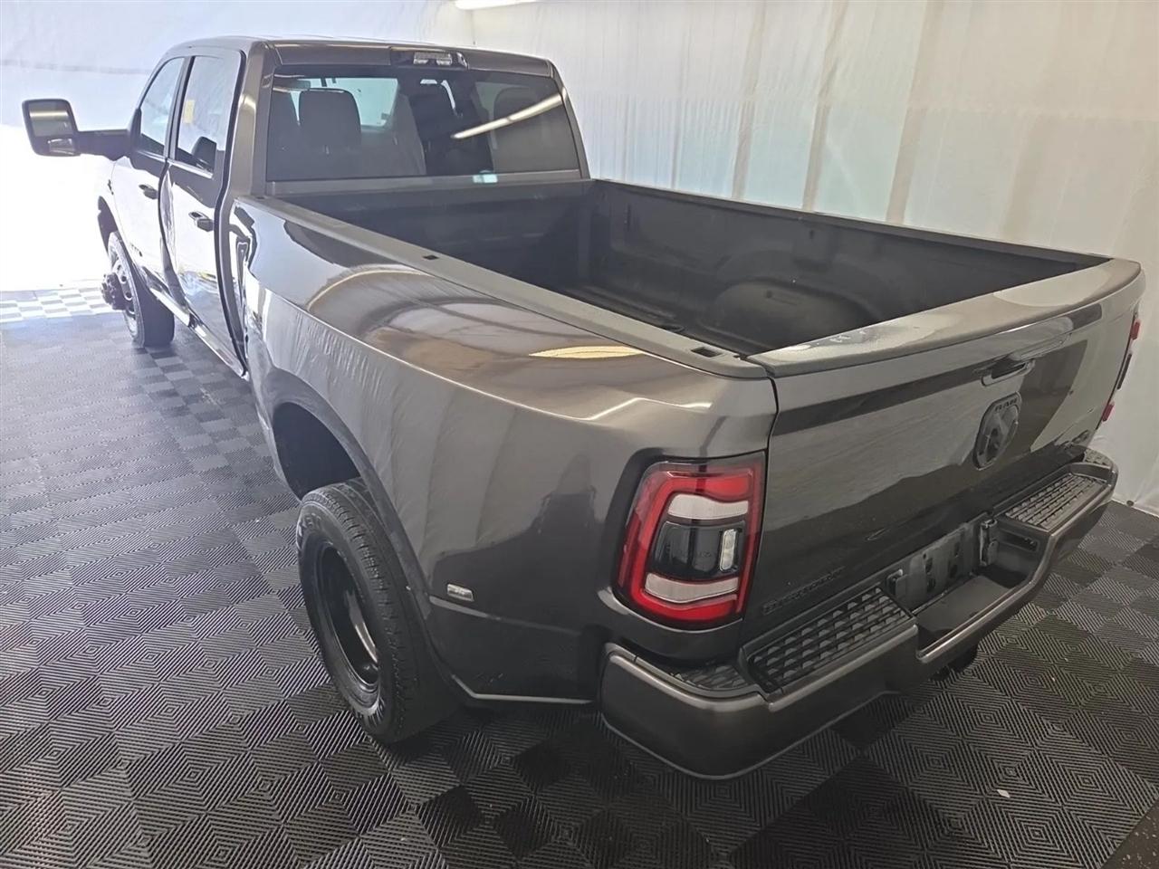 RAM 3500 Big Horn Crew Cab LWB 4WD DRW 2024