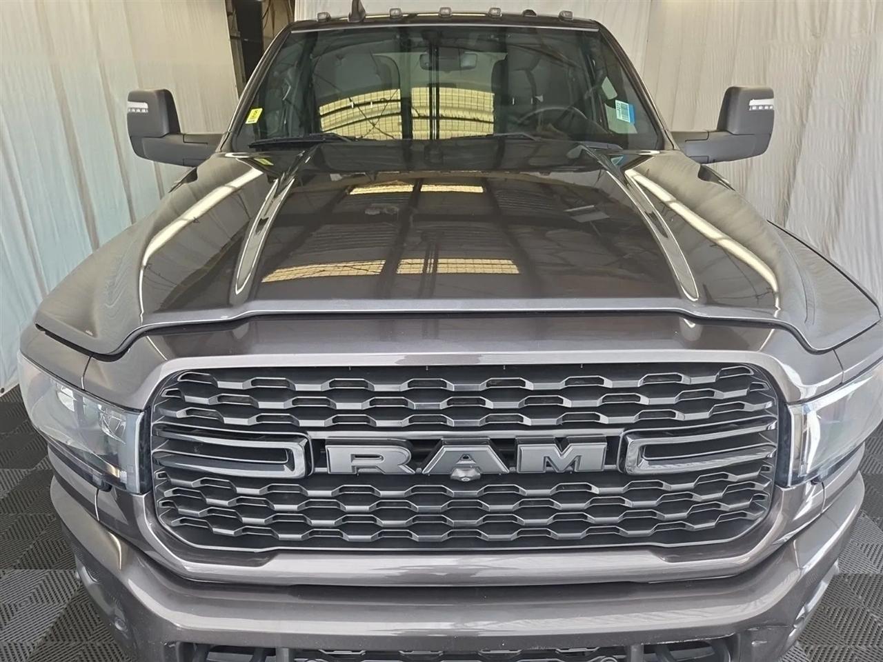 RAM 3500 Big Horn Crew Cab LWB 4WD DRW 2024