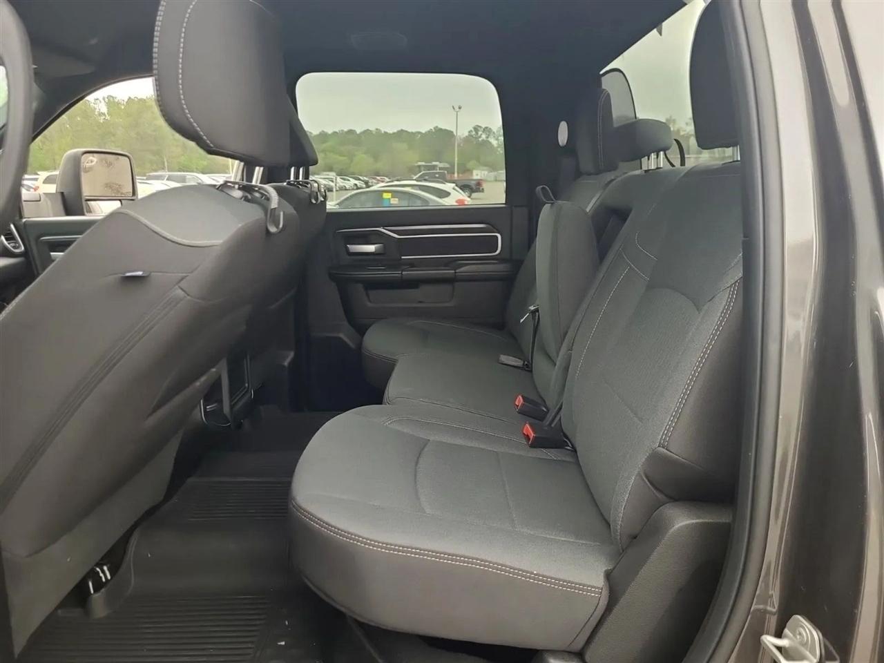 RAM 3500 Big Horn Crew Cab LWB 4WD DRW 2024