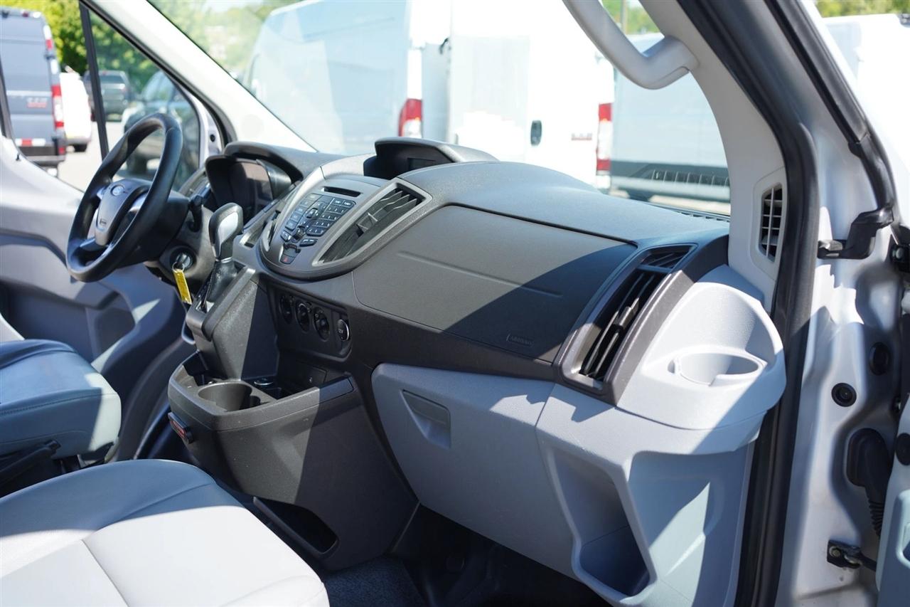Ford Transit 350 Wagon Med. Roof XL w/Sliding Pass. 148-in. WB 2016