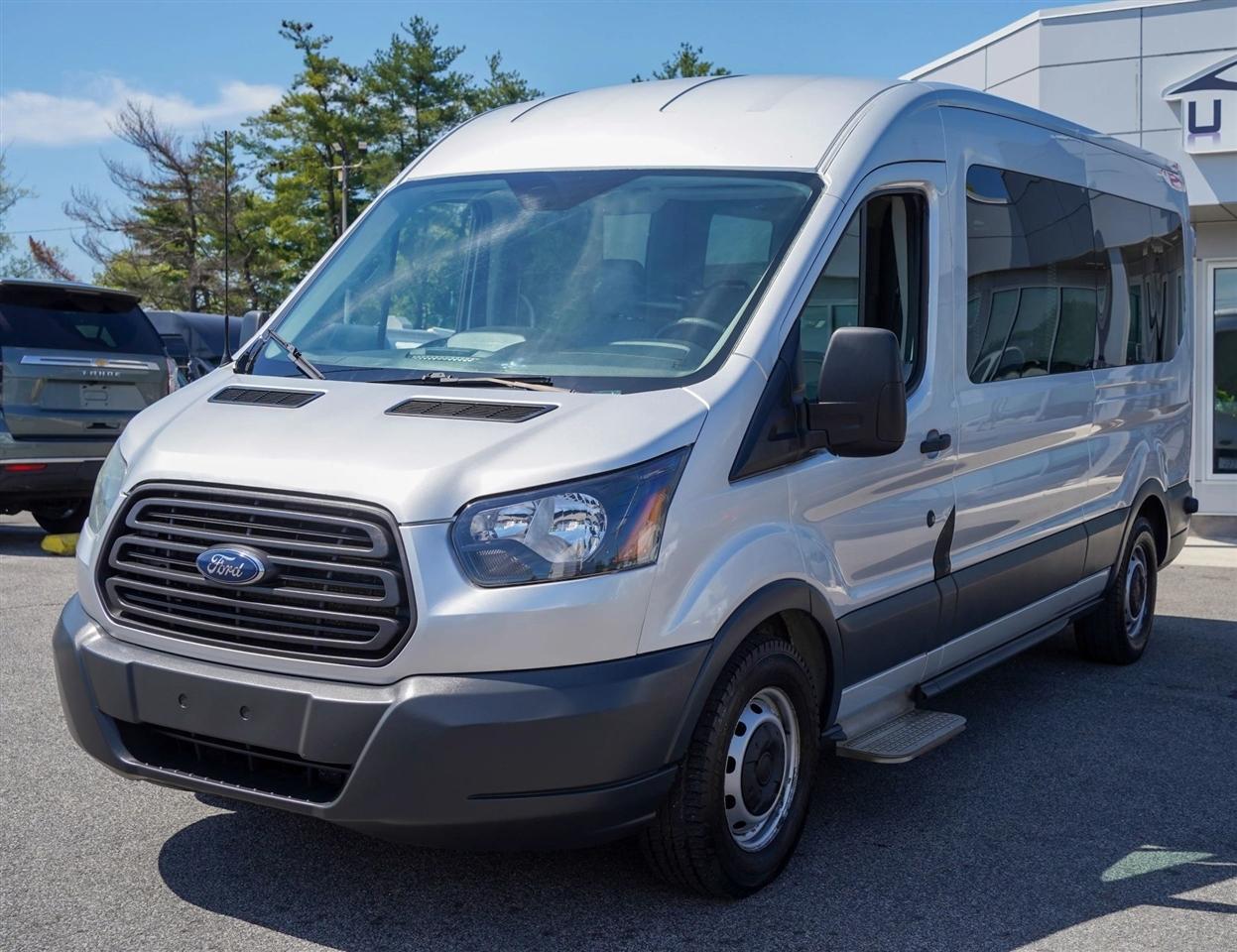 Ford Transit 350 Wagon Med. Roof XL w/Sliding Pass. 148-in. WB 2016