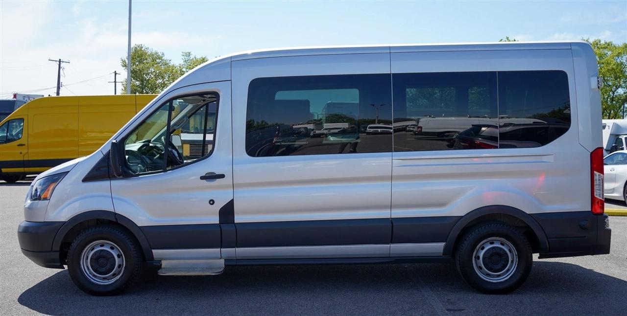 Ford Transit 350 Wagon Med. Roof XL w/Sliding Pass. 148-in. WB 2016