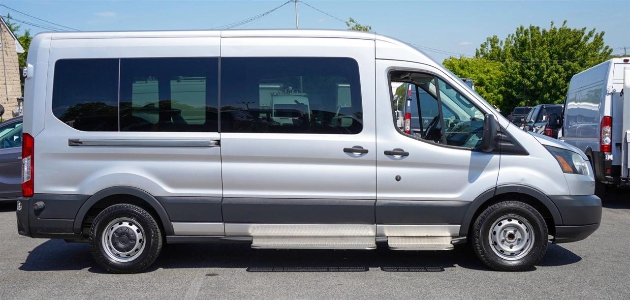 Ford Transit 350 Wagon Med. Roof XL w/Sliding Pass. 148-in. WB 2016