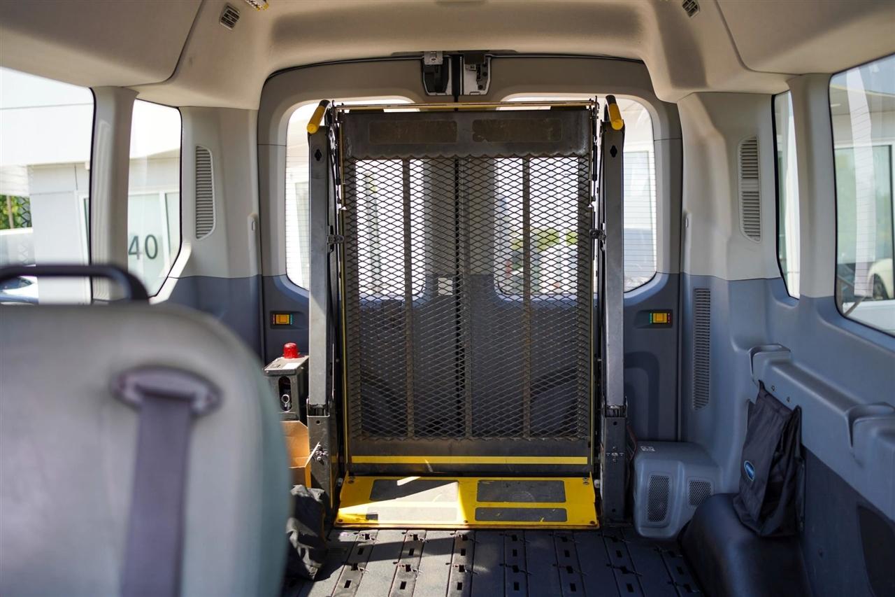 Ford Transit 350 Wagon Med. Roof XL w/Sliding Pass. 148-in. WB 2016