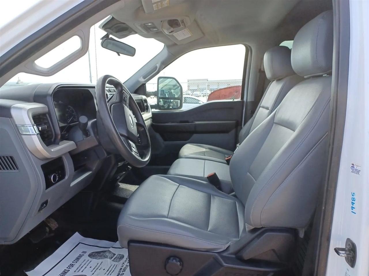 Ford F-550 Crew Cab DRW 4WD 2024