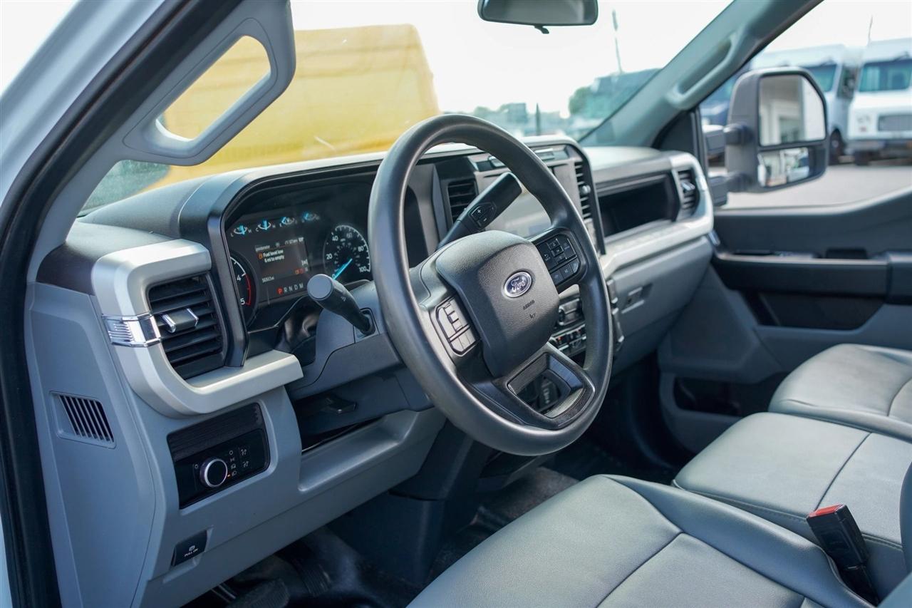 Ford F-550 Crew Cab DRW 4WD 2024