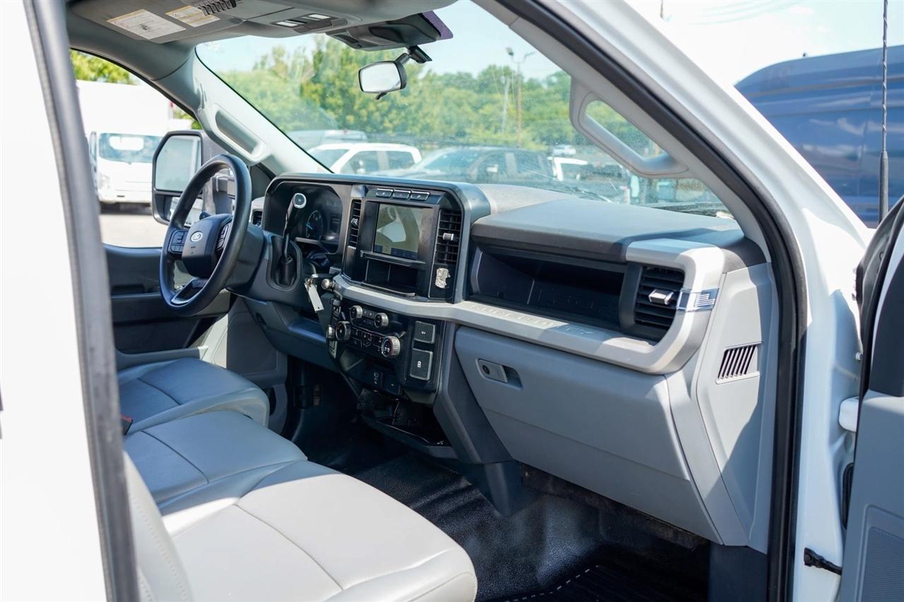 Ford F-550 Crew Cab DRW 4WD 2024
