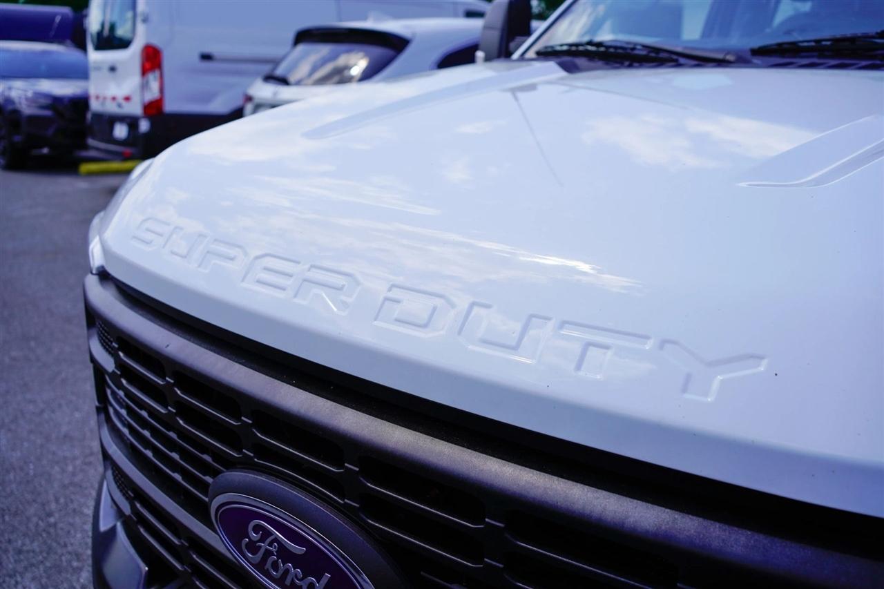 Ford F-550 Crew Cab DRW 4WD 2024