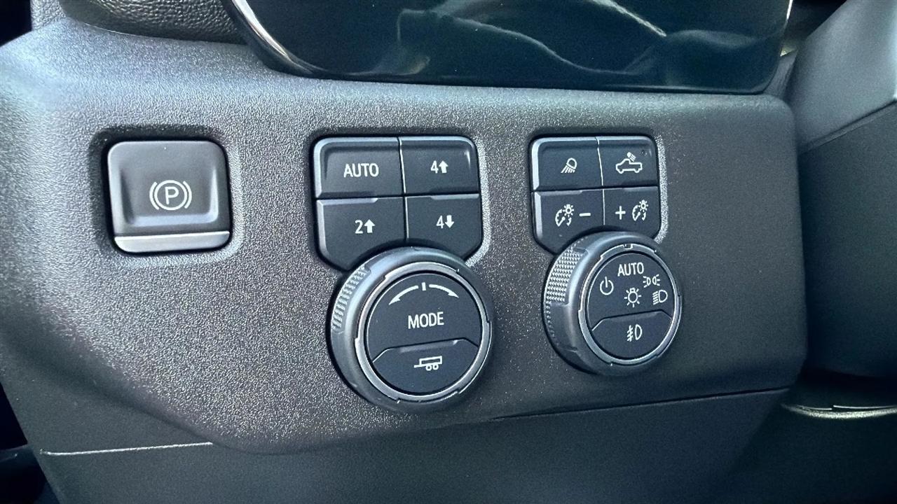 Chevrolet Silverado 1500 LTZ Crew Cab 4WD 2024
