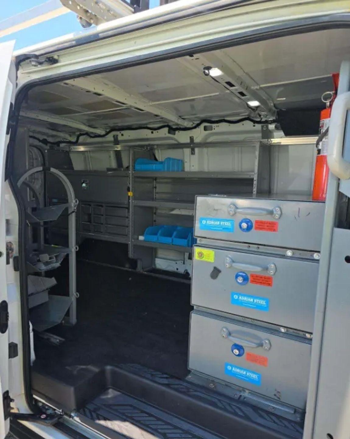 Ford Transit 150 Van Low Roof w/Sliding Pass. 148-in. WB 2020