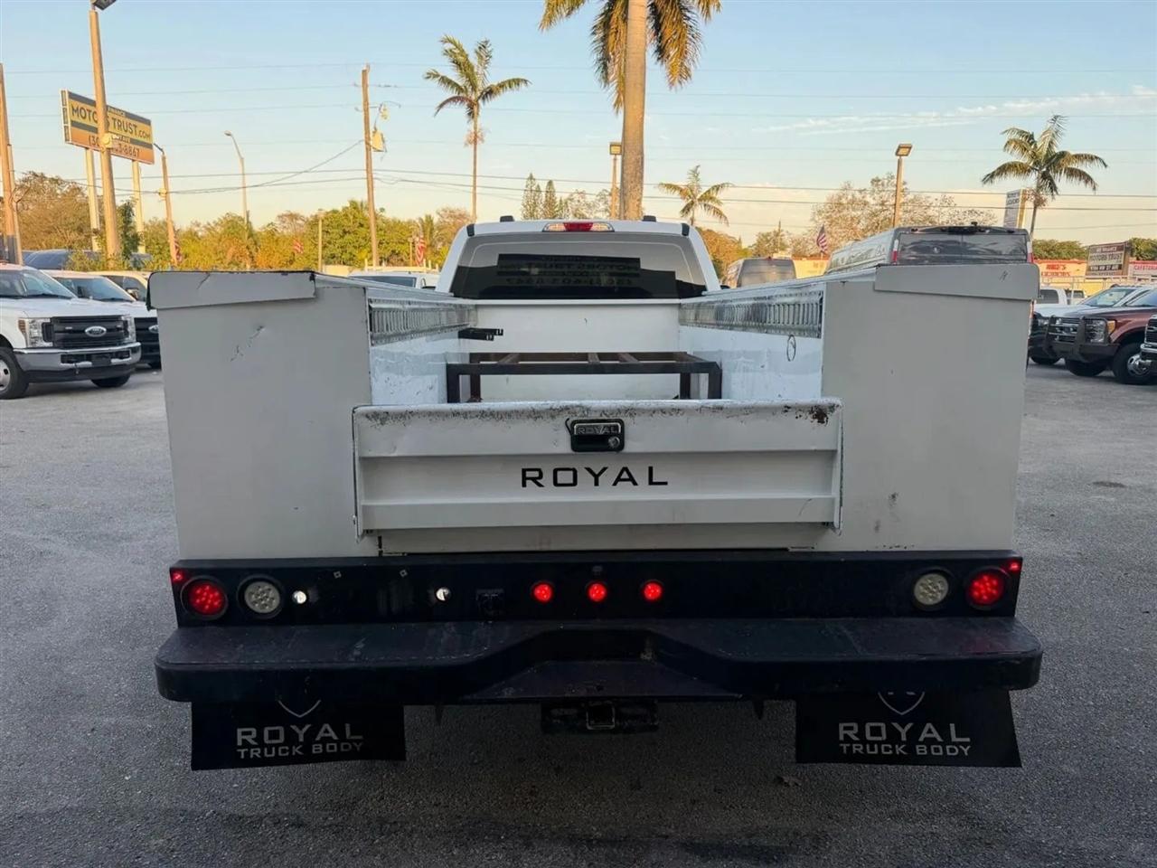 Ford F-350 SD XL Crew Cab Long Bed DRW 4WD 2022