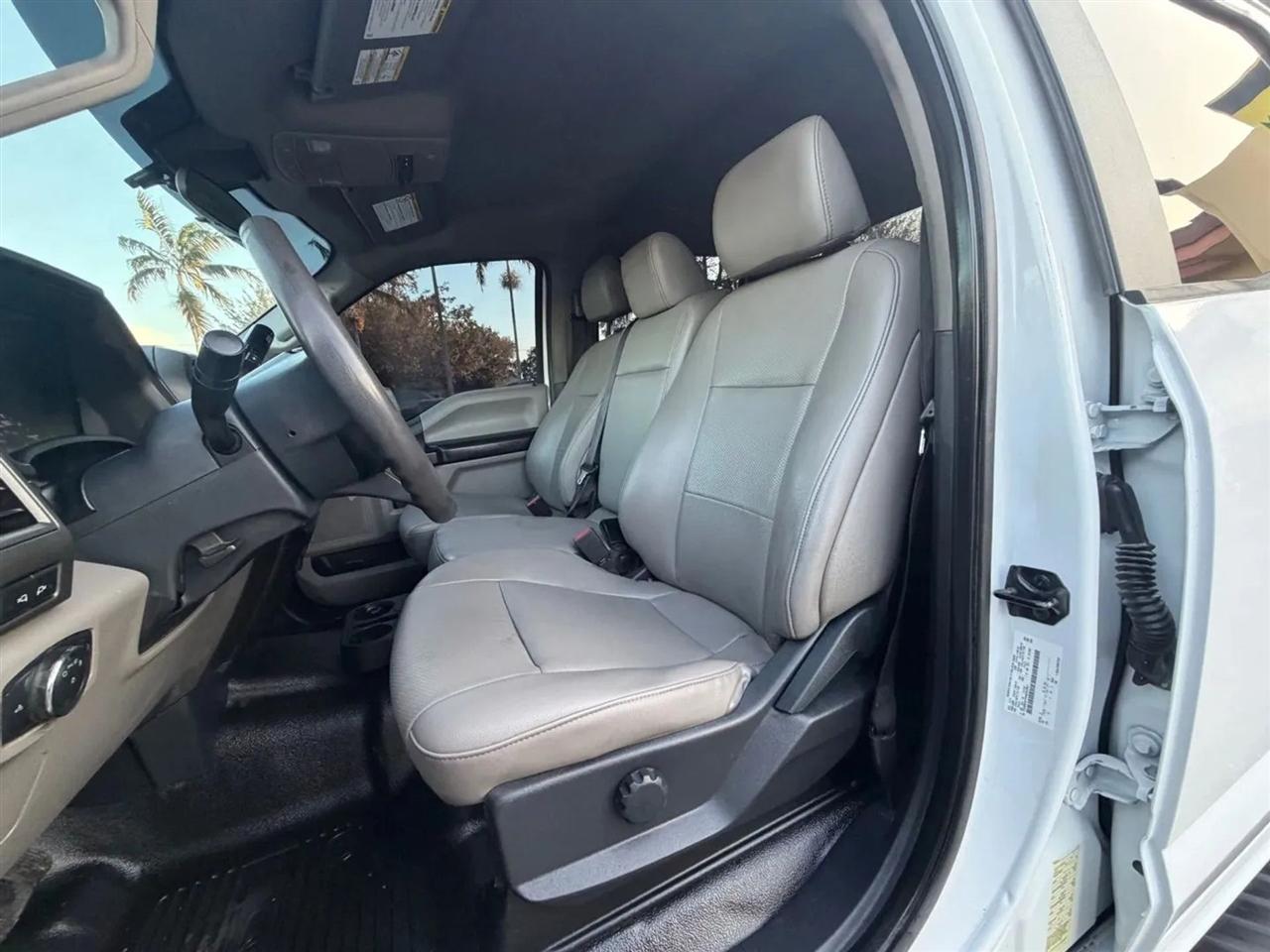 Ford F-350 SD XL Crew Cab Long Bed DRW 4WD 2022