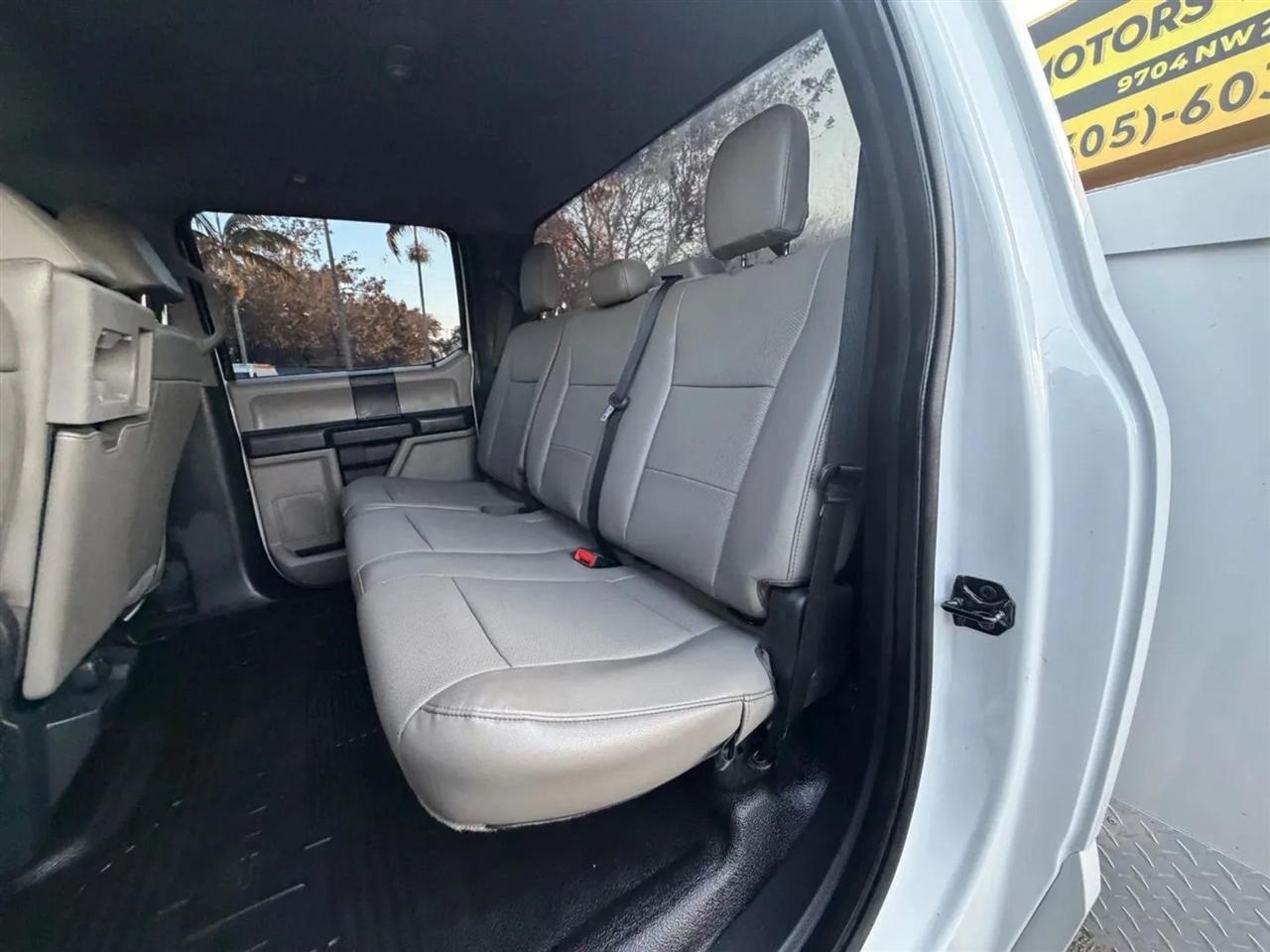 Ford F-350 SD XL Crew Cab Long Bed DRW 4WD 2022