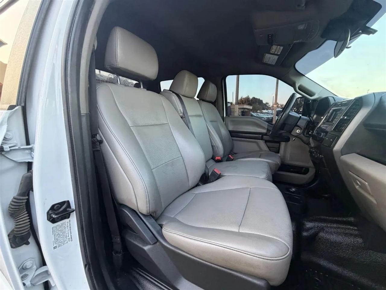 Ford F-350 SD XL Crew Cab Long Bed DRW 4WD 2022