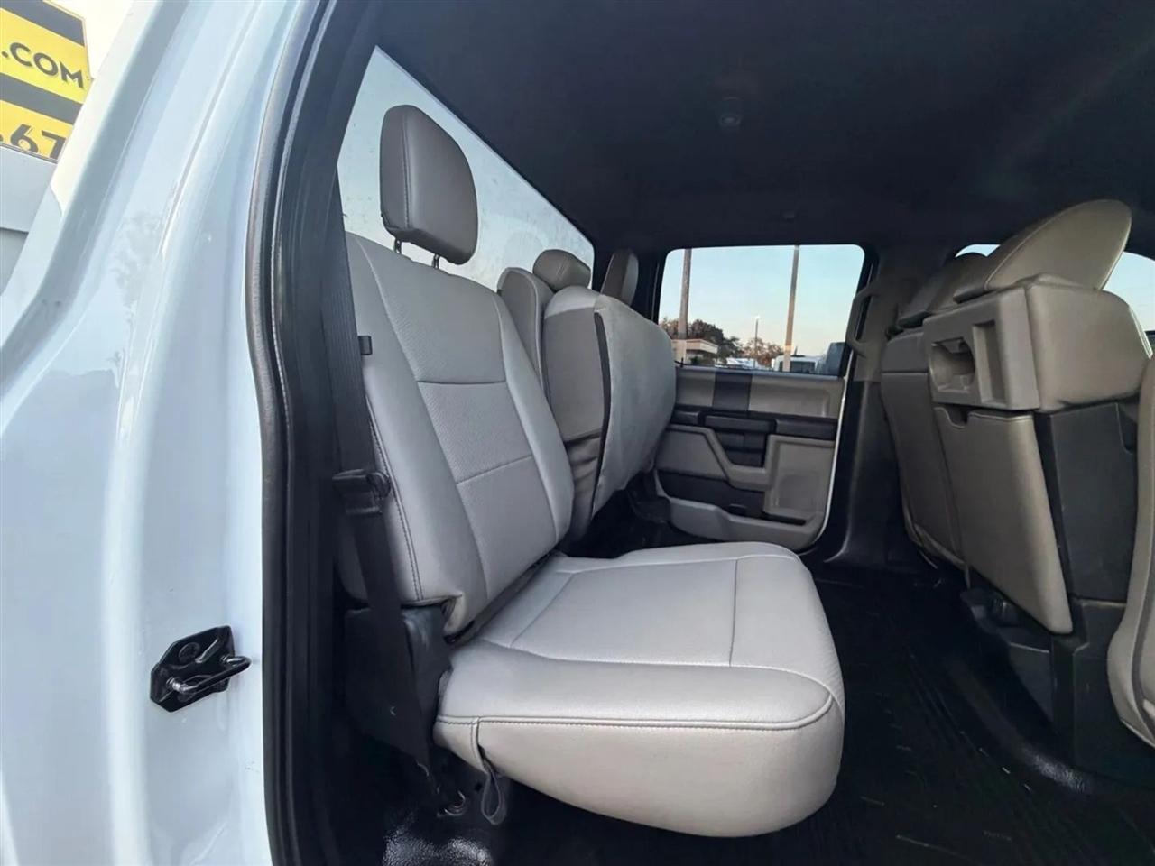 Ford F-350 SD XL Crew Cab Long Bed DRW 4WD 2022