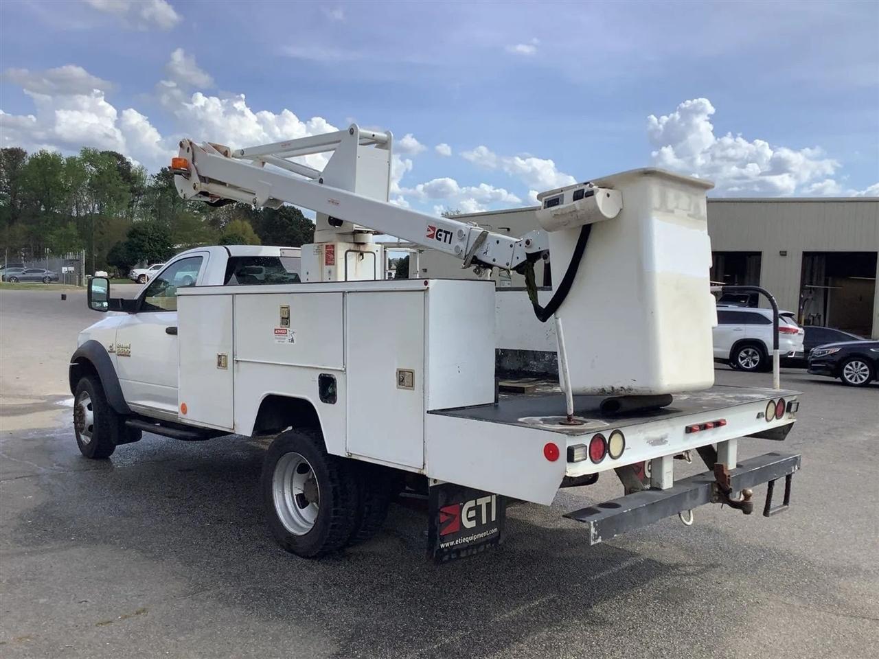 RAM 5500 Regular Cab SWB 4WD DRW 2015