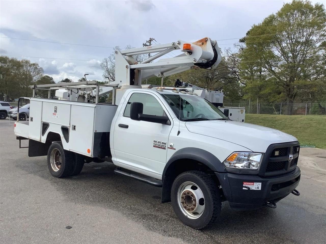 RAM 5500 Regular Cab SWB 4WD DRW 2015