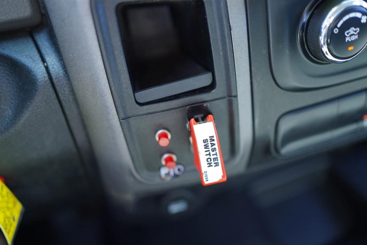 RAM 5500 Regular Cab SWB 4WD DRW 2015