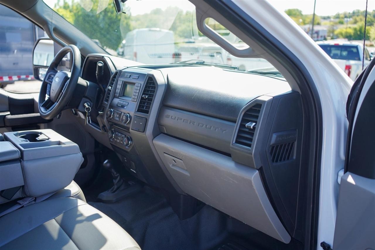 Ford F-550 Crew Cab DRW 4WD 2017