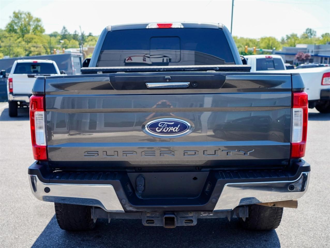 Ford F-250 SD Lariat Crew Cab 4WD 2019