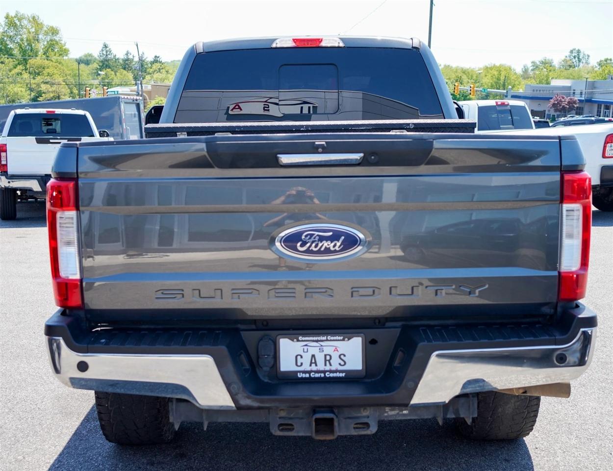 Ford F-250 SD Lariat Crew Cab 4WD 2019
