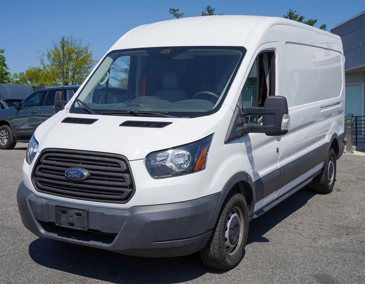 Ford Transit 250 Van Med. Roof w/Sliding Pass. 148-in. WB 2018