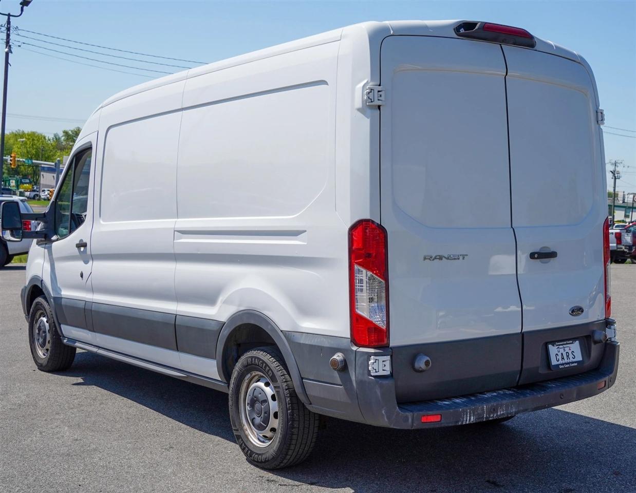 Ford Transit 250 Van Med. Roof w/Sliding Pass. 148-in. WB 2018