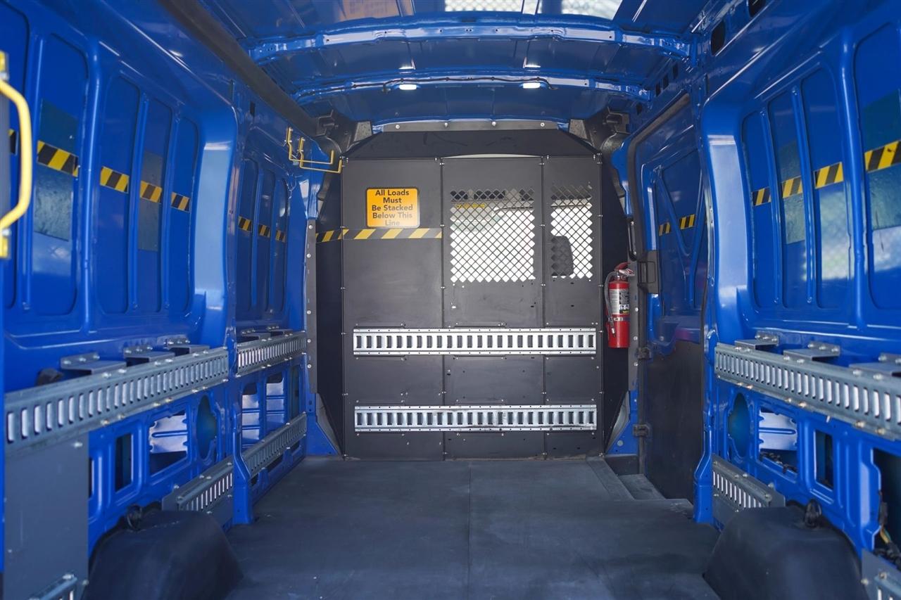 Ford Transit 250 Van Med. Roof w/Sliding Pass. 148-in. WB 2018