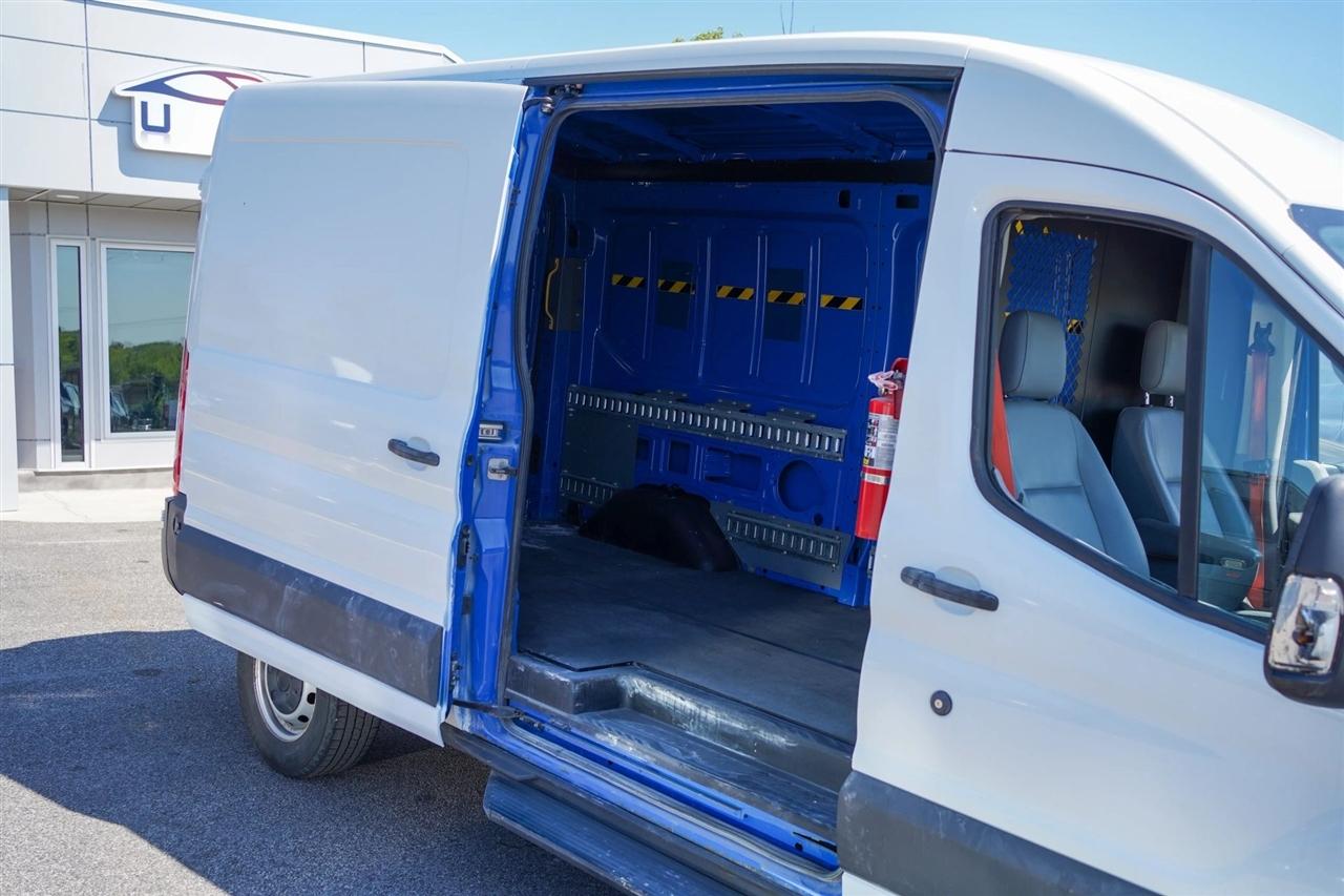 Ford Transit 250 Van Med. Roof w/Sliding Pass. 148-in. WB 2018