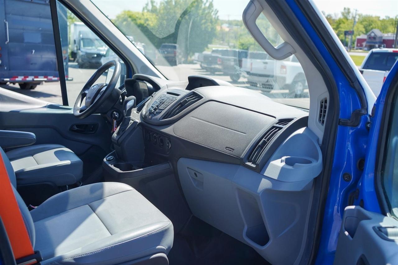 Ford Transit 250 Van Med. Roof w/Sliding Pass. 148-in. WB 2018