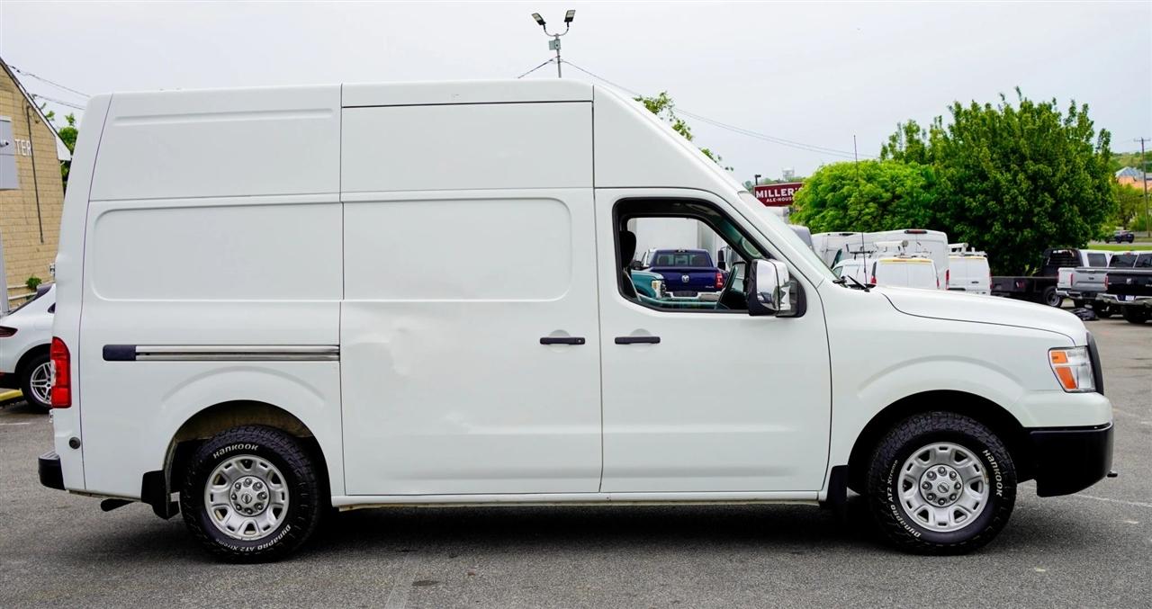 Nissan NV Cargo 2500 HD SV V8 High Roof 2021
