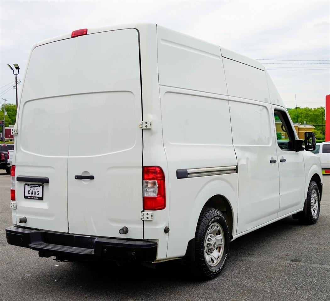 Nissan NV Cargo 2500 HD SV V8 High Roof 2021
