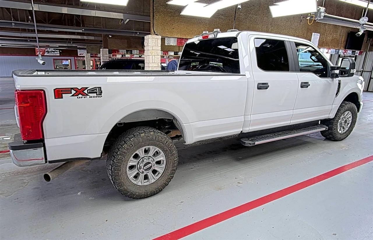Ford F-250 SD XLT Crew Cab 4WD 2022