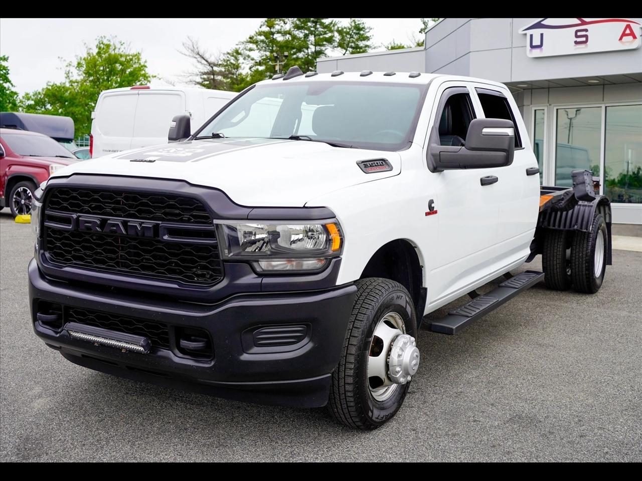 RAM 3500 Tradesman Crew Cab 4WD DRW 2024