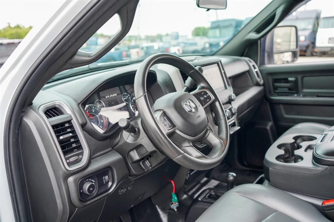RAM 3500 Tradesman Crew Cab 4WD DRW 2024