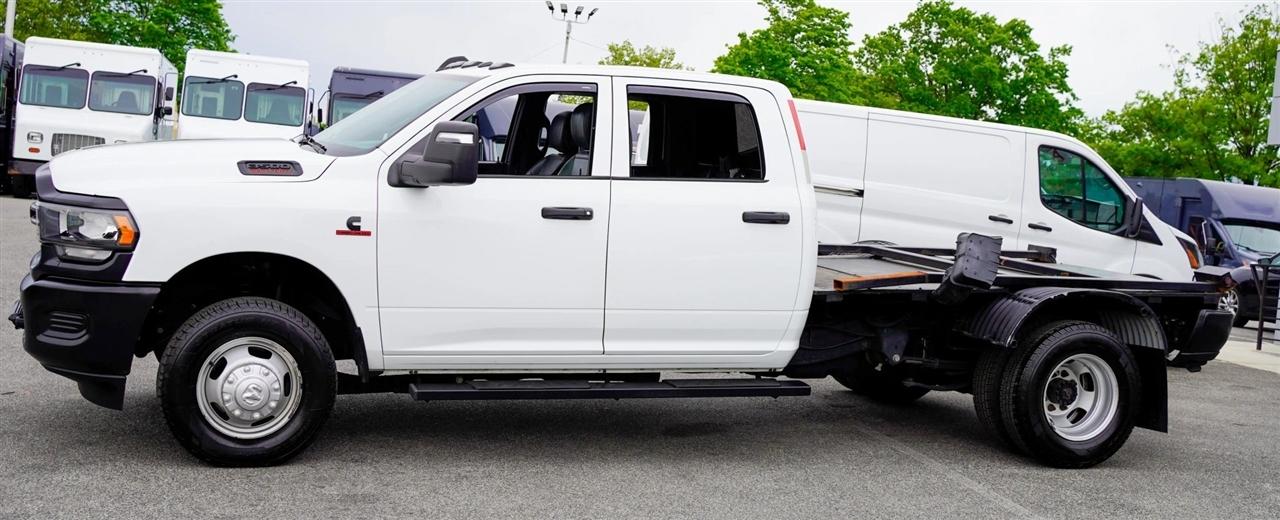 RAM 3500 Tradesman Crew Cab 4WD DRW 2024