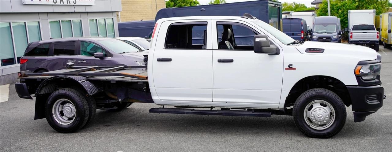 RAM 3500 Tradesman Crew Cab 4WD DRW 2024