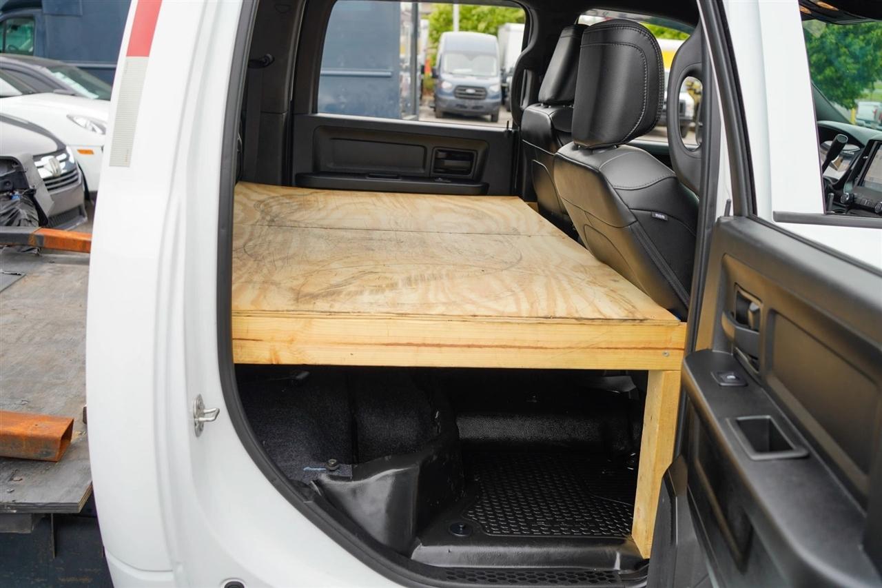 RAM 3500 Tradesman Crew Cab 4WD DRW 2024