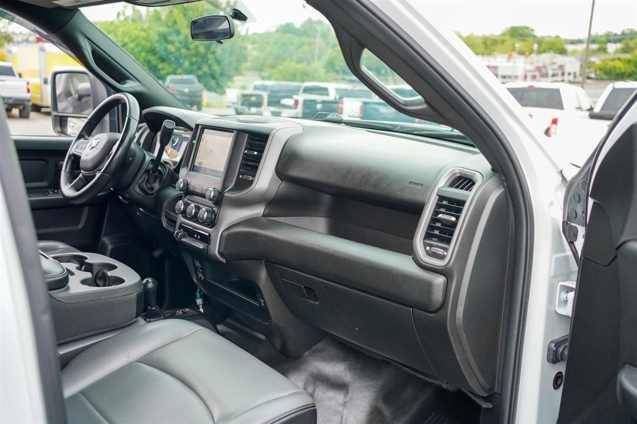 RAM 3500 Tradesman Crew Cab 4WD DRW 2024